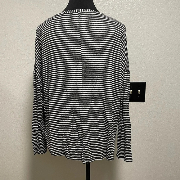 Forever 21 Lightweight Pinstriped Button Up V-Neck Cardigan Size Small - Picture 2 of 6